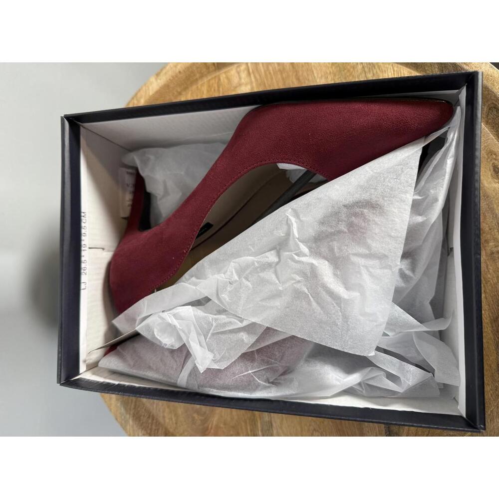 French Connection Burgundy Suede Pointed Toe Stiletto Heels Size 9 NWB - Picture 2 of 14